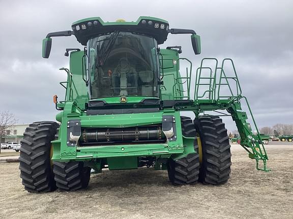 Image of John Deere X9 1100 equipment image 1