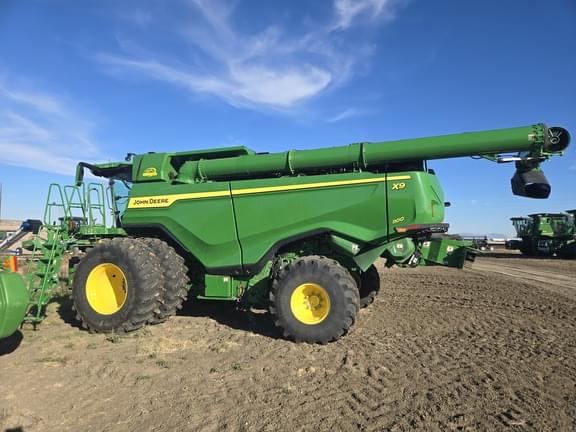 Image of John Deere X9 1100 equipment image 1