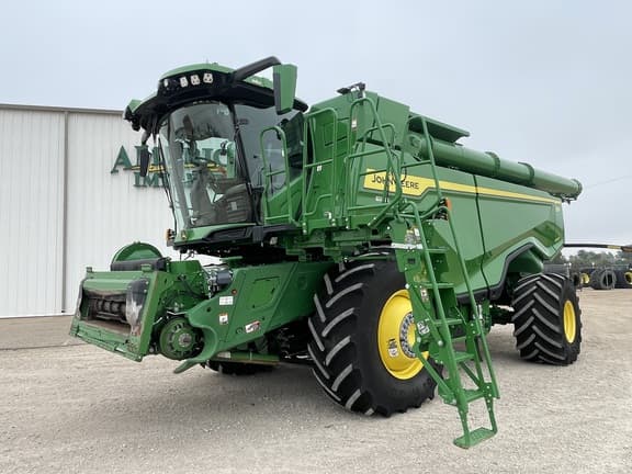 Image of John Deere X9 1100 equipment image 3