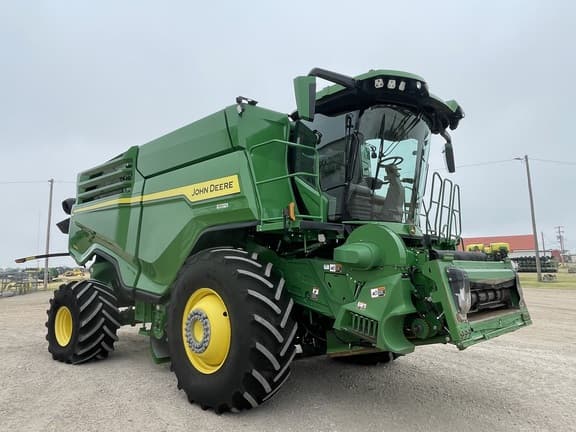 Image of John Deere X9 1100 equipment image 1