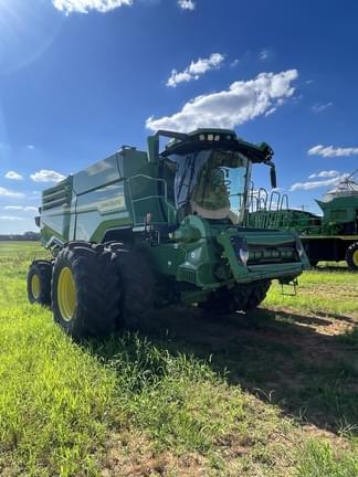 Image of John Deere X9 1100 equipment image 4