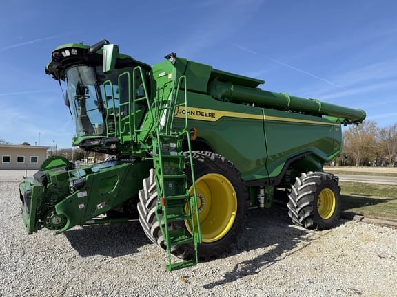 2023 John Deere X9 1100 Equipment Image0