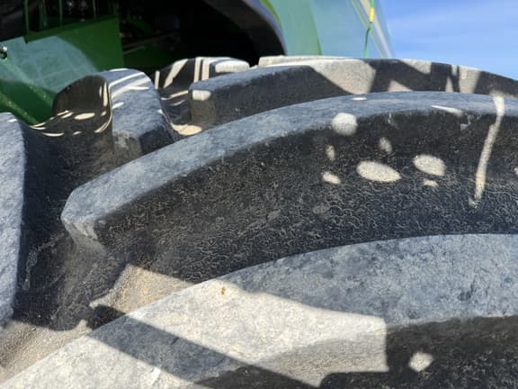 Image of John Deere X9 1100 equipment image 1