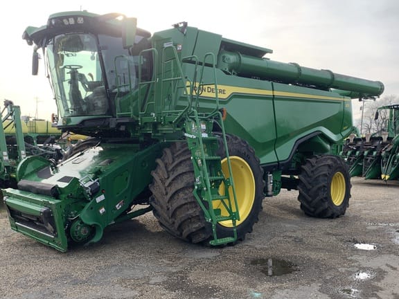 2023 John Deere X9 1100 Image