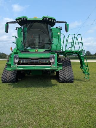 Image of John Deere X9 1100 equipment image 2