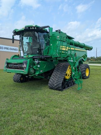 2023 John Deere X9 1100 Equipment Image0