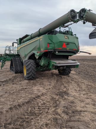 Image of John Deere X9 1100 equipment image 2