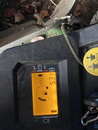 Image of John Deere XUV 560E equipment image 2