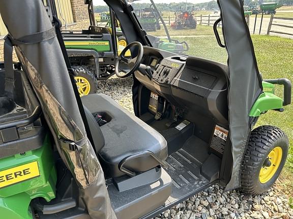 Image of John Deere XUV 560E equipment image 4