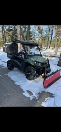 2023 John Deere XUV 590M Equipment Image0