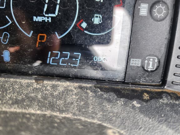 Image of John Deere XUV 590M equipment image 4