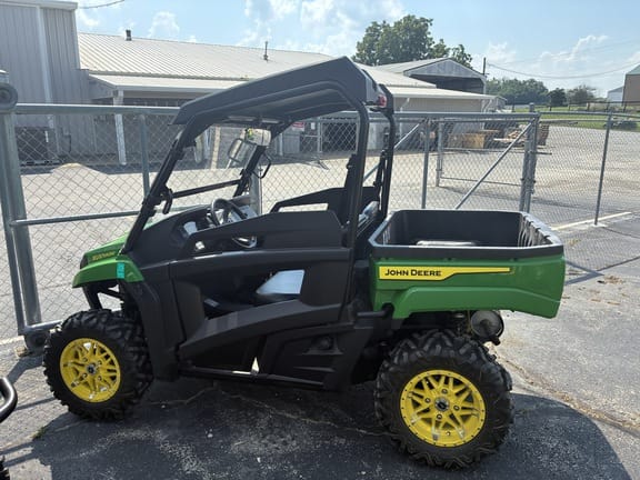 Main image John Deere XUV 590M
