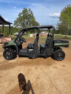 2023 John Deere XUV 590M S4 Equipment Image0