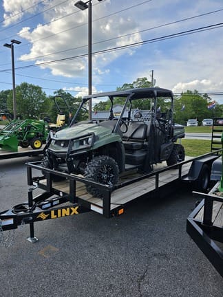 2023 John Deere XUV 590M S4 Equipment Image0