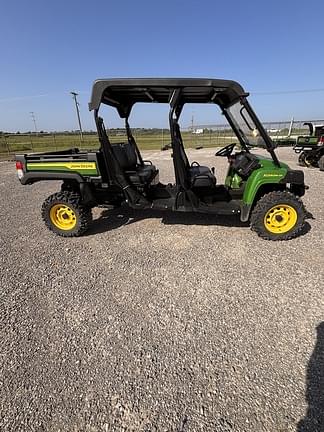 Image of John Deere XUV 825M S4 equipment image 1