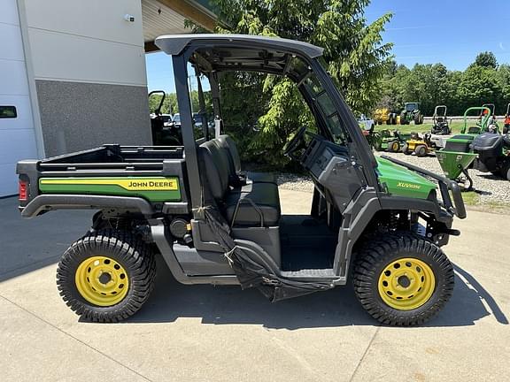 Image of John Deere Gator XUV 835E equipment image 1