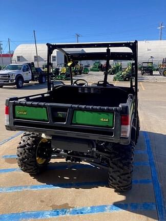 Image of John Deere Gator XUV 835E equipment image 1