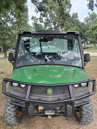 Image of John Deere XUV 835M equipment image 1