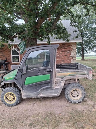 2023 John Deere XUV 835M Equipment Image0