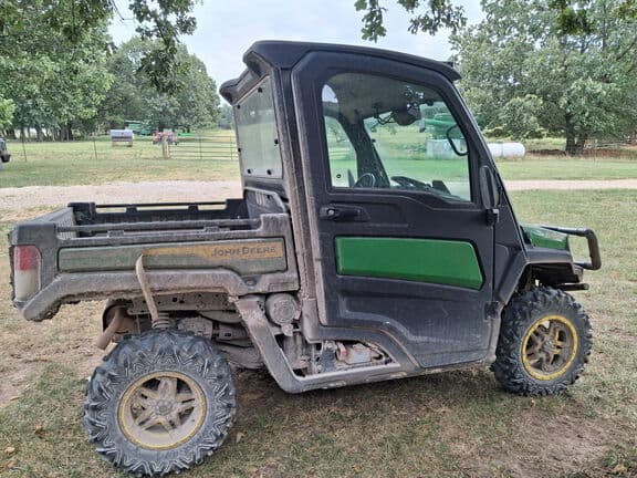 Image of John Deere XUV 835M equipment image 2