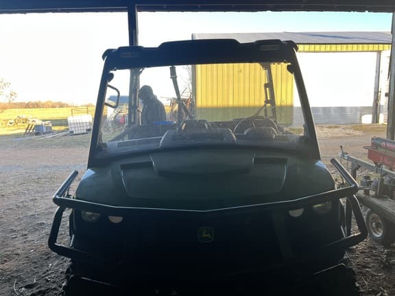 Image of John Deere XUV 835M equipment image 4