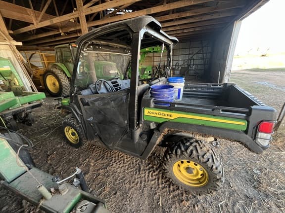 Image of John Deere XUV 835M equipment image 1