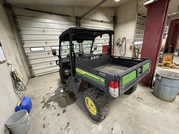 Image of John Deere XUV 835M equipment image 2