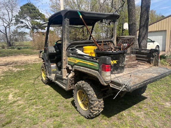 Image of John Deere XUV 835M equipment image 1