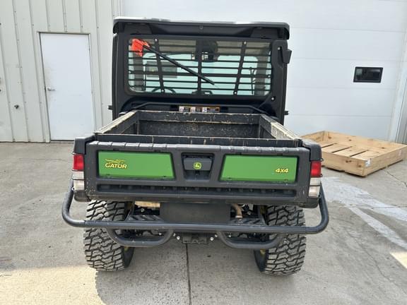 Image of John Deere XUV 835M equipment image 2