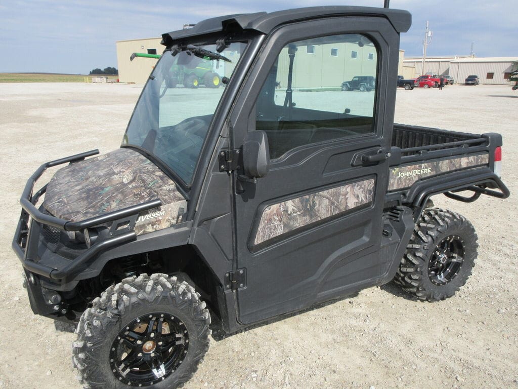 2023 John Deere XUV 835M Equipment Image0