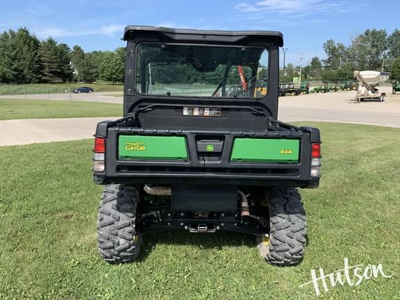 Image of John Deere XUV 835M equipment image 2