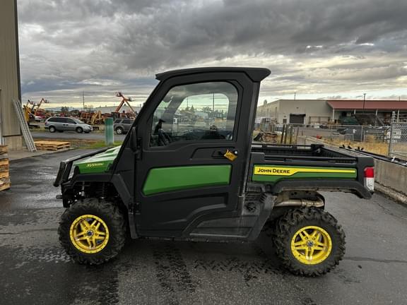 Image of John Deere XUV 835M Primary image
