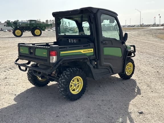 Image of John Deere XUV 835M equipment image 4