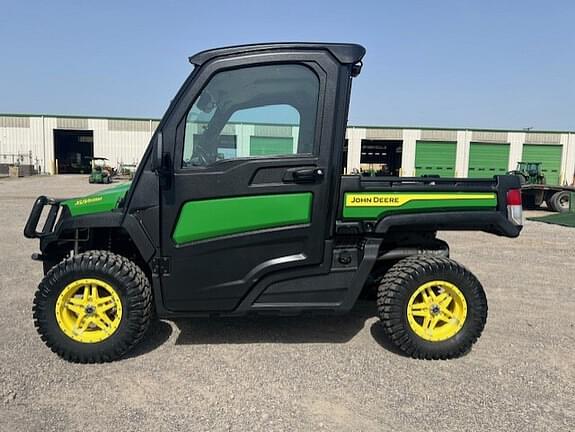 Image of John Deere XUV 835M equipment image 4
