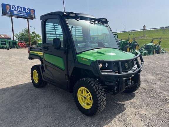 Image of John Deere XUV 835M equipment image 1