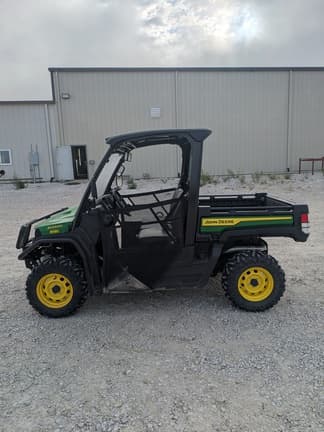 Image of John Deere XUV 835M equipment image 2
