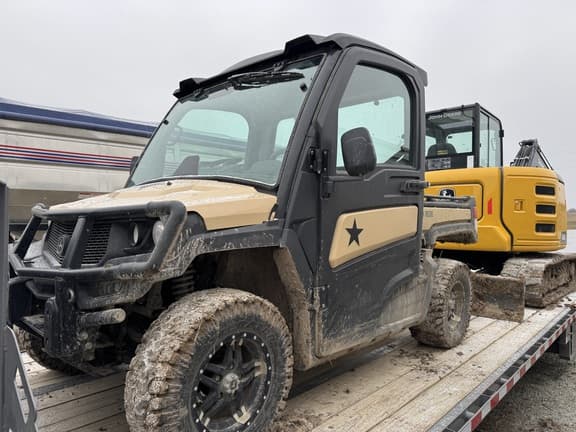 Image of John Deere XUV 835M equipment image 1