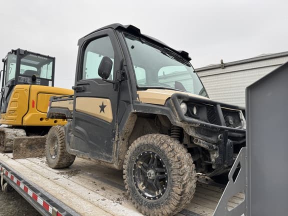 Image of John Deere XUV 835M equipment image 2