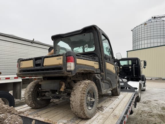 Image of John Deere XUV 835M equipment image 3