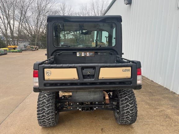 Image of John Deere XUV 835M equipment image 3