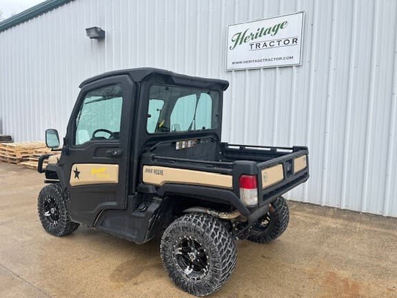 Image of John Deere XUV 835M equipment image 2