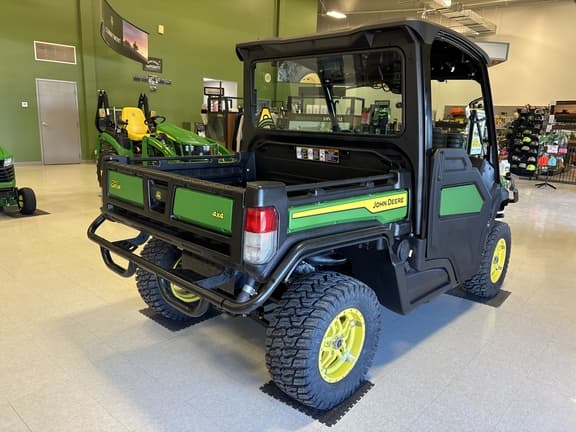 Image of John Deere XUV 835M equipment image 4
