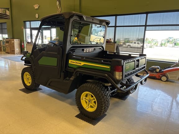 Image of John Deere XUV 835M equipment image 3