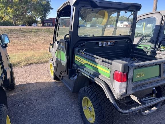 Image of John Deere XUV 835M equipment image 3