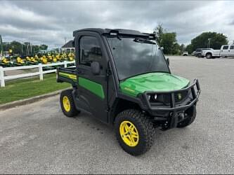 Image of John Deere XUV 835M Primary image