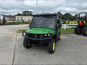 Image of John Deere XUV 835M equipment image 1