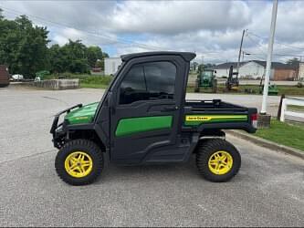Image of John Deere XUV 835M equipment image 2