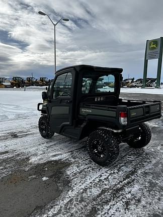 Image of John Deere XUV 835M equipment image 1