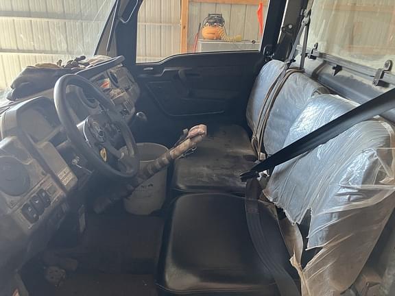 Image of John Deere XUV 835M equipment image 3