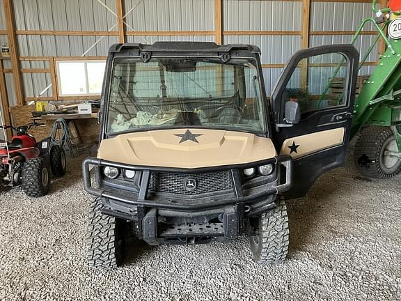 Image of John Deere XUV 835M equipment image 1